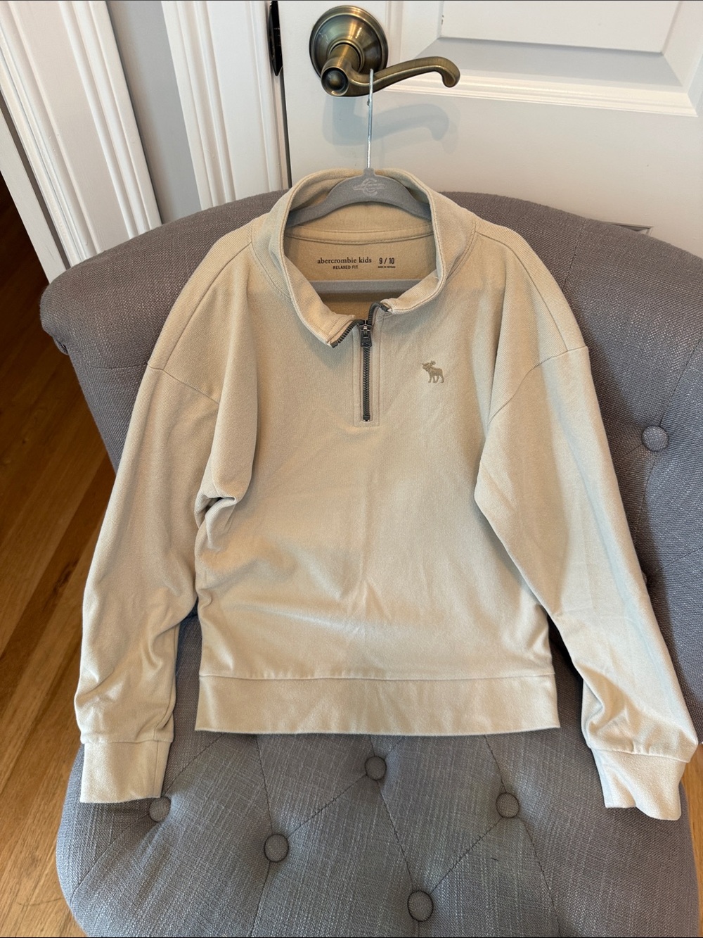abercrombie kids boys tan quarter-zip pullover sweater. Size 9/10. Worn once!